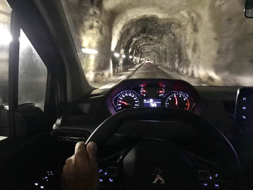 Ein Erlebnis: Durch die Felsentunnel hinauf zum Schlegeisspeicher