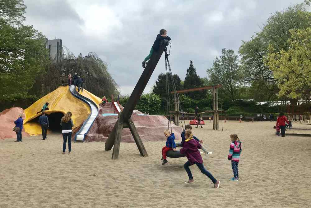 Tolle Spielplätze in Hamburg mit Kindern - hier: Planten un Blomen