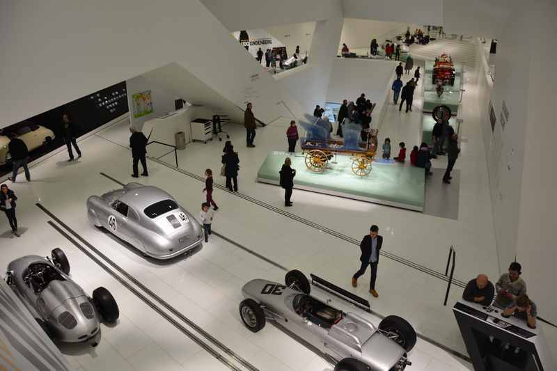 Blick ins Porsche Museum Stuttgart