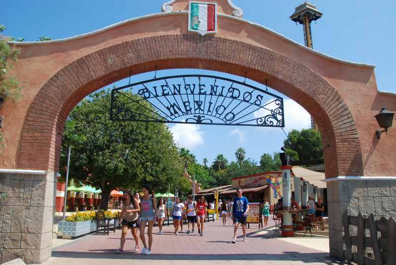 Willommen im größten Freizeitpark Spanien - der Portaventura