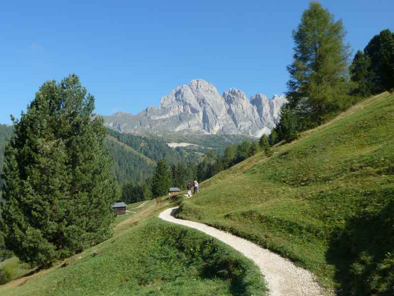 Zur Regensburger Hütte wandern mit Kindern in Gröden