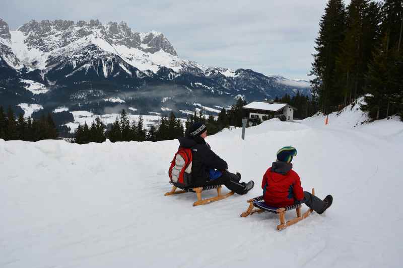 Rodeln Wilder Kaiser auf der Rodelbahn Ellmau - der Zubringer unterhalb der Brenner Alm