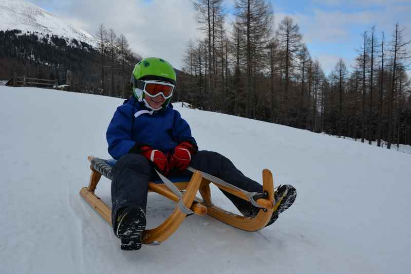 Wir haben einige Rodelbahnen in der Steiermark gefunden, wo Kinder gut alleine rodeln können 