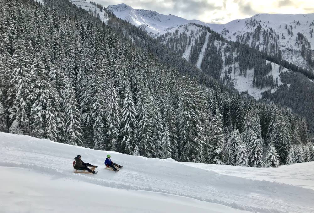 Rodeln Tirol: Unsere schönsten Rodelbahnen in Tirol mit Kindern  