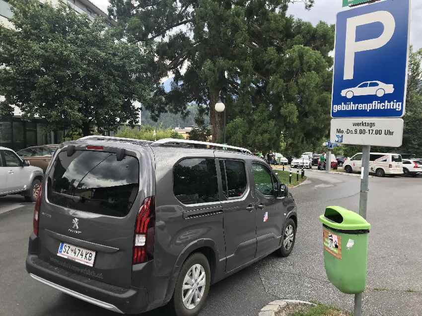 Die Rosengartenschlucht Anfahrt ist leicht - und die kannst direkt bei der Rosengartenschlucht parken