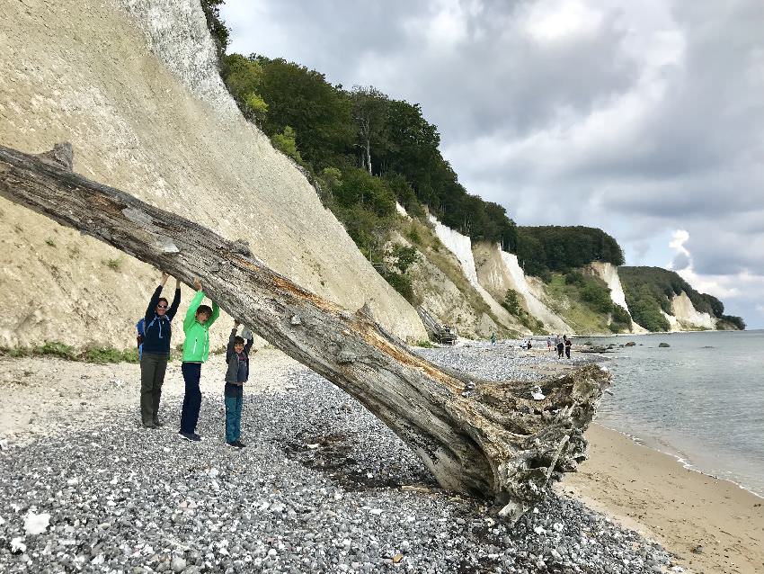 Spaß im Familienurlaub Rügen bei den Kreidefelsen