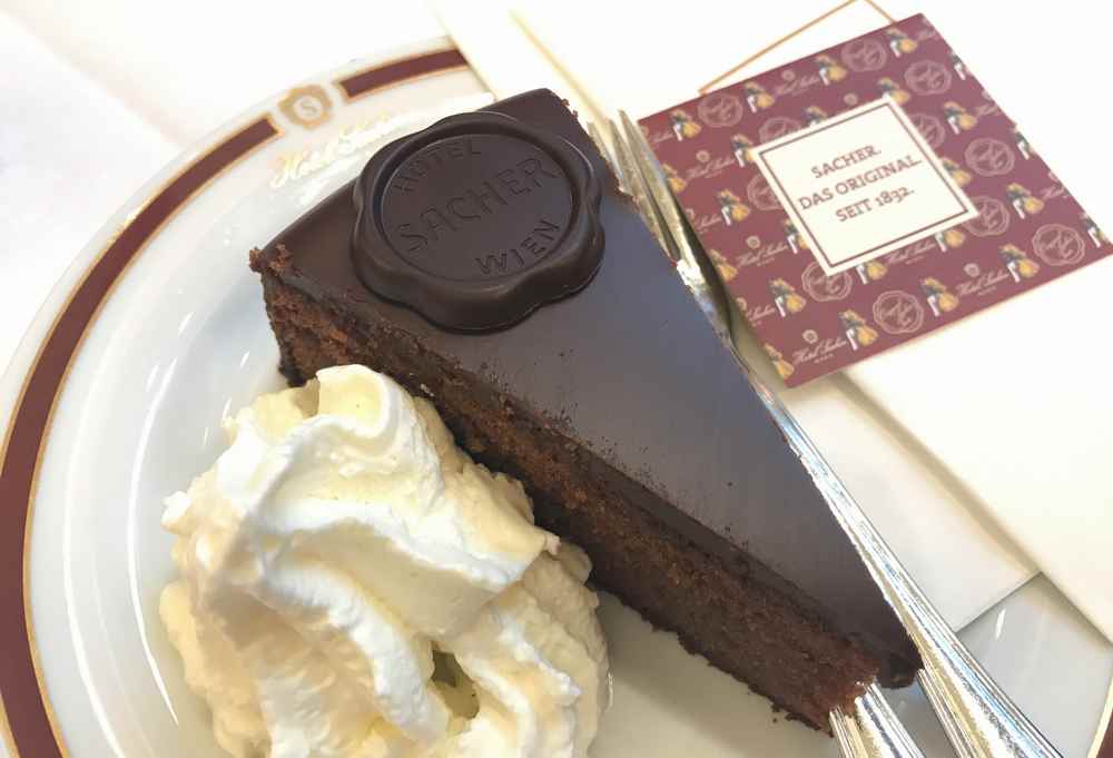 Köstlich war die echte Sachertorte im Cafe - an die Kalorien wollen wir jetzt mal nicht denken...