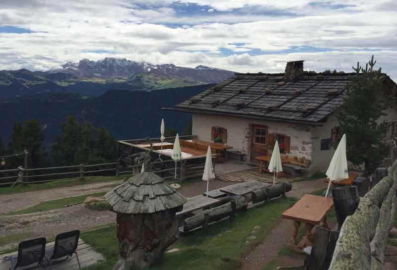 Grödner Höhenweg: Am Raschötz in Südtirol wandern mit Kindern zur Saltner Schwaige 