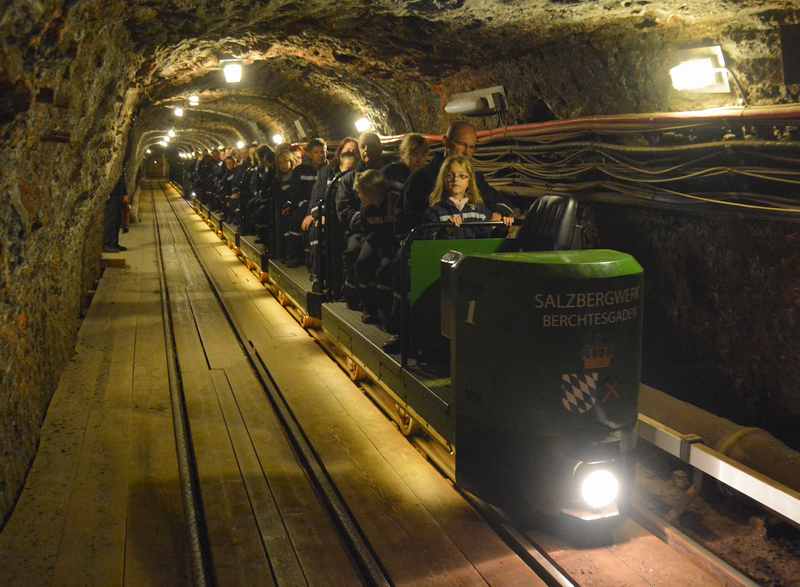 Ausflugsziel Salzbergwerk Berchtesgaden: Abenteuer im Berg auf dem Bergwerkszug 