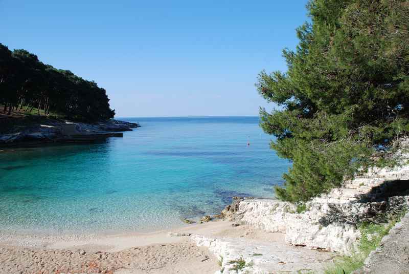 Selten im Familienurlaub Kroatien: Sandstrand. Meist gibt es Kiesstrände 