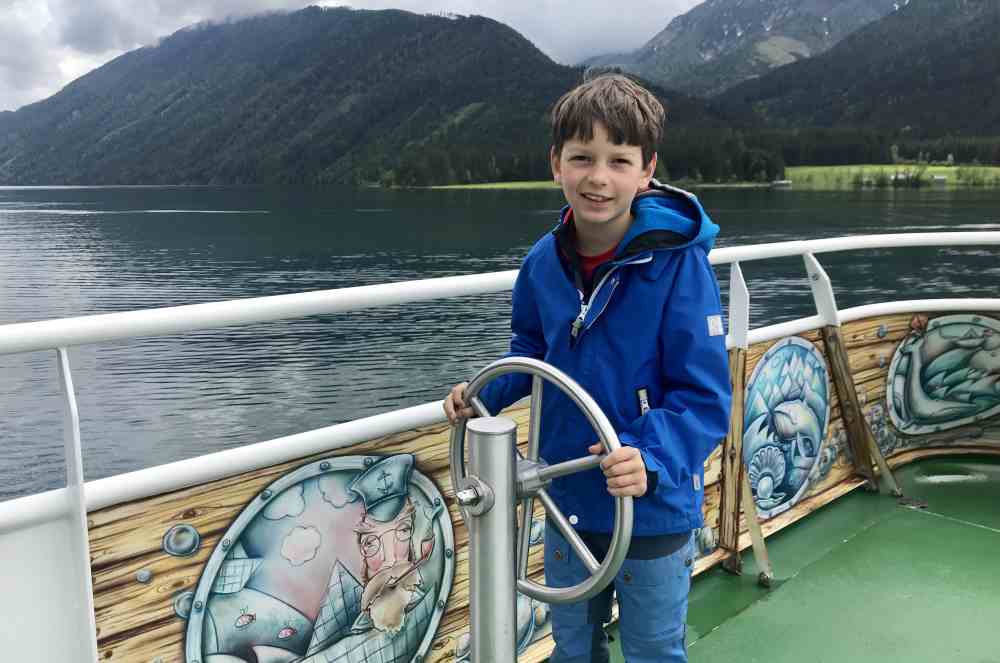 Auf dem Schiff über den Weissensee - mit Kinder-Kapitän