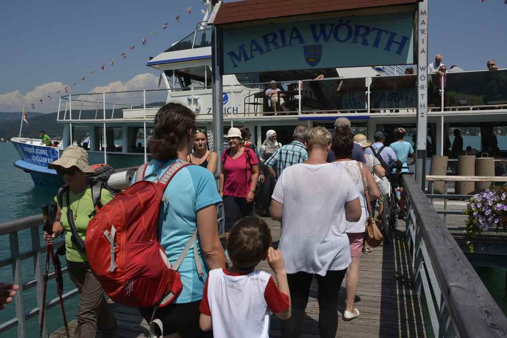 Unsere Wörthersee Schifffahrt mit Kindern: Wir steigen in Maria Wörth ein