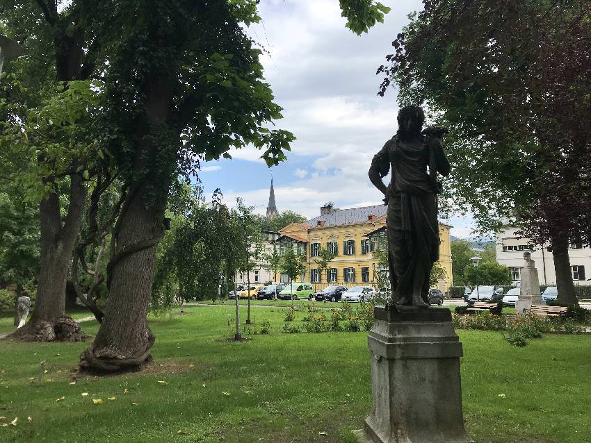 Gleich neben dem Schillerpark ist das Kärnten Relief in Villach