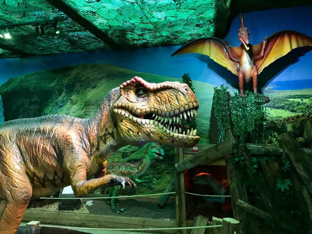 Das Dinoland ist das perfekte Schlechtwetterprogramm in Tirol mit Kindern