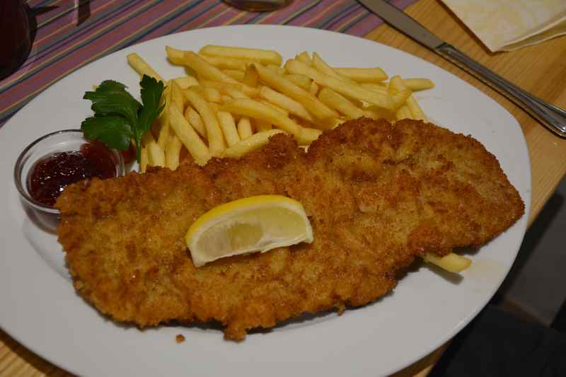 Sehr gut Schnitzel essen mit Kindern in München? - unser Tipp: Der Schnitzelwirt in der Fußgängerzone