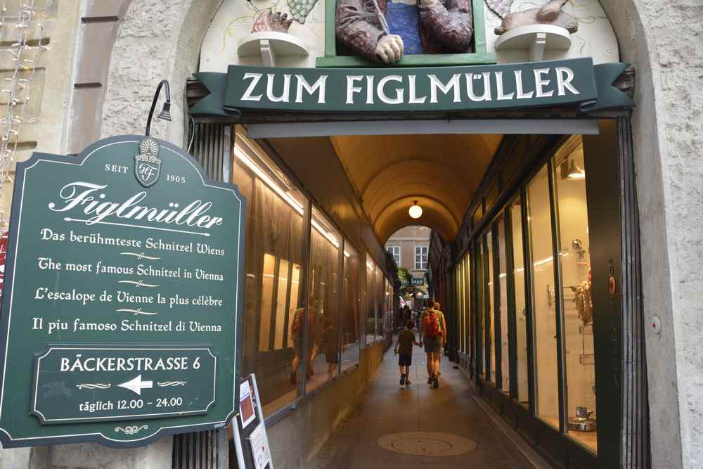 Figlmüller Bäckerstrasse:  Wir gehen heute in Wien Schnitzel essen  