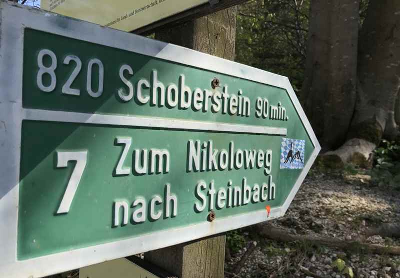 Unten an der Straße steht dieses Schild für die Schoberstein Wanderung - in Folge nimmt die Beschilderung stark ab