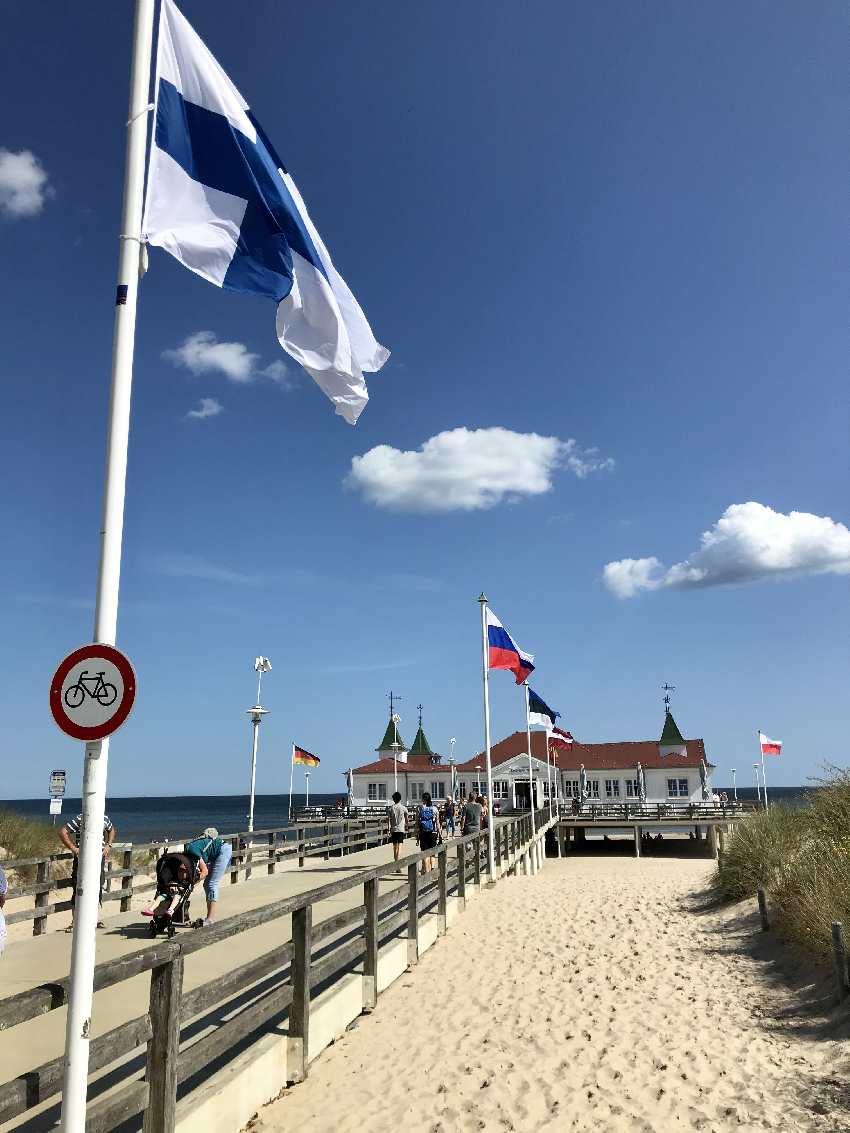 Die bekannte Seebrücke am Ahlbeck Strand