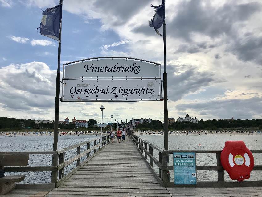 Der Blick von der Vineta Seebrücke auf den Ort Zinnowitz