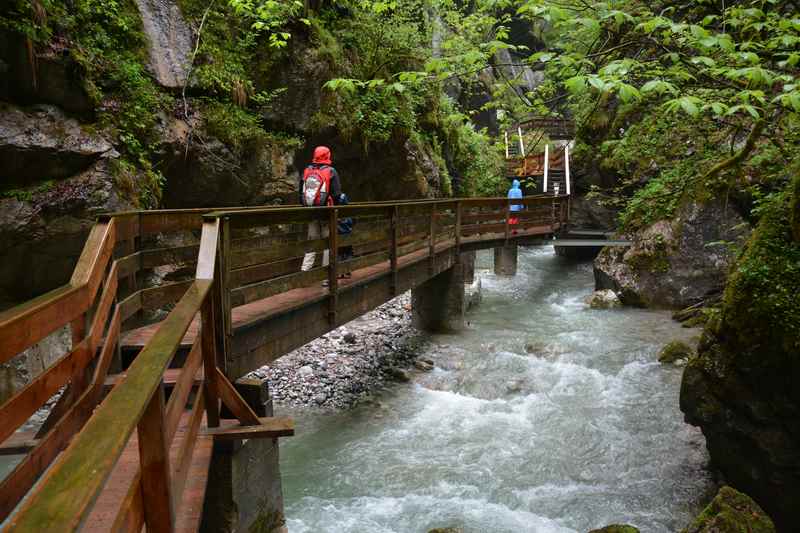 Klamm in Salzburg: Die Seisenbergklamm mit Kindern