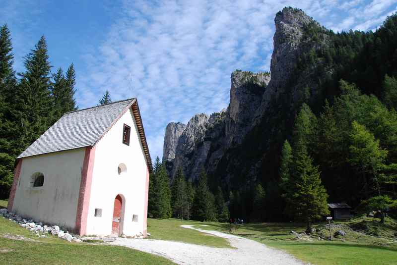 Die Silvesterkapelle Wolkenstein, Dolomiten wandern mit Kindern