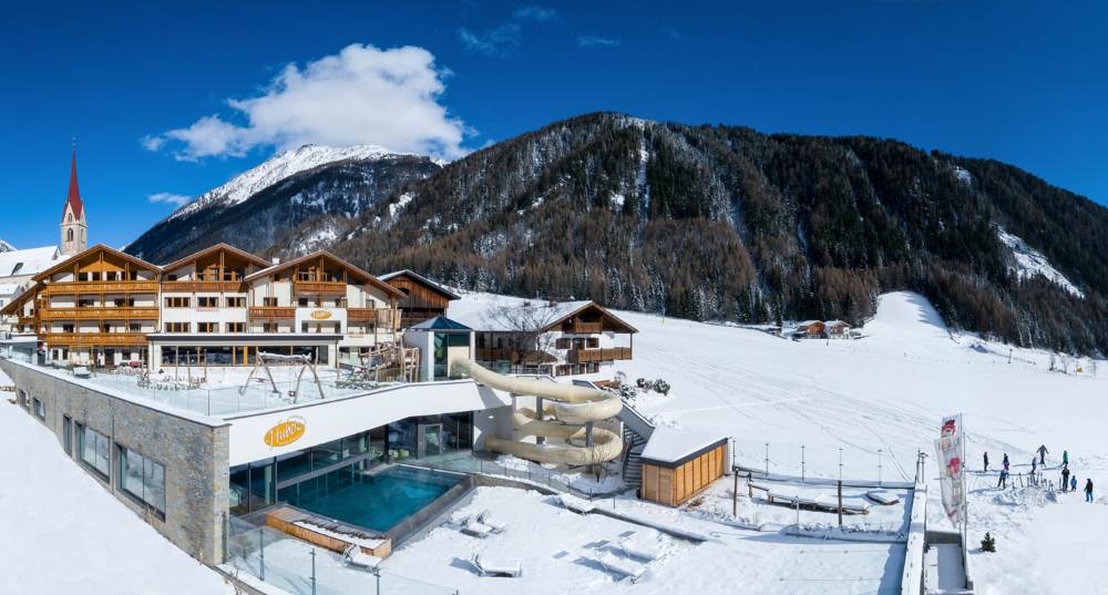 Familienhotel direkt an der Piste - mit Hallenbad