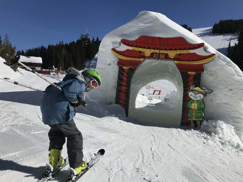 Top Bedingungen auf der Planai beim Skifahren mit Kindern