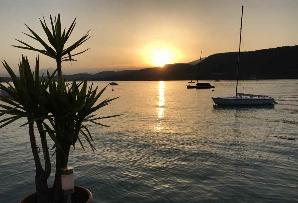 Sonnenuntergang am Wörthersee - direkt beim Familienhotel