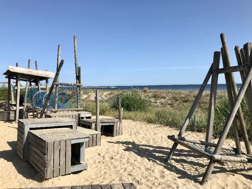 Der Spielplatz Basin mit Meerblick, direkt neben dem Strand und der Promenade!