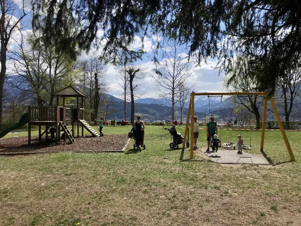 Das ist der Spielplatz Innsbruck mit Kindern am Judenbühel