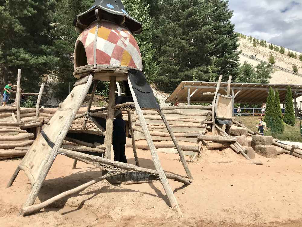 Das ist ein Teil vom Spielplatz am Monte Kaolino in Bayern