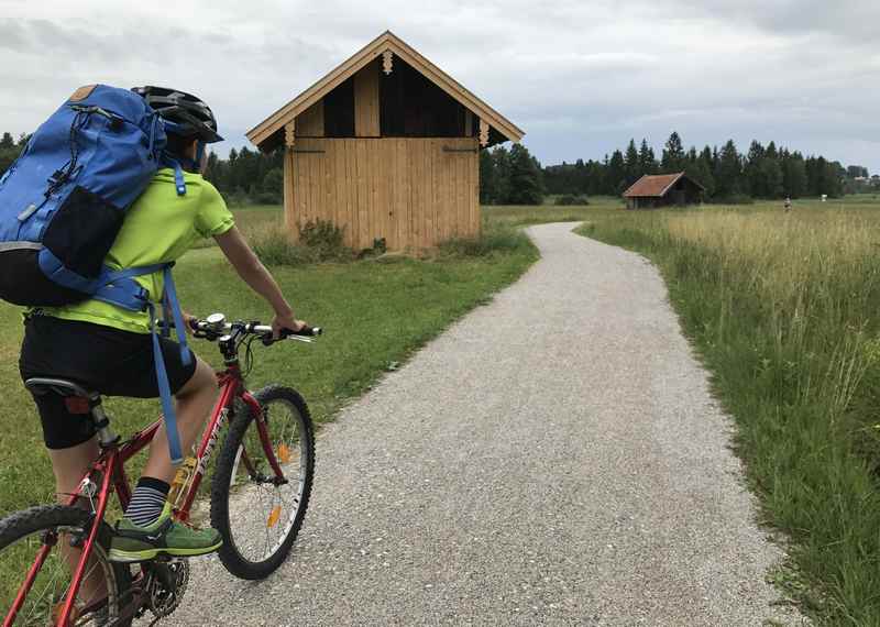 Auch das ist der Staffelsee Radweg:  Durch die Moorlandschaft radfahren mit Kindern 