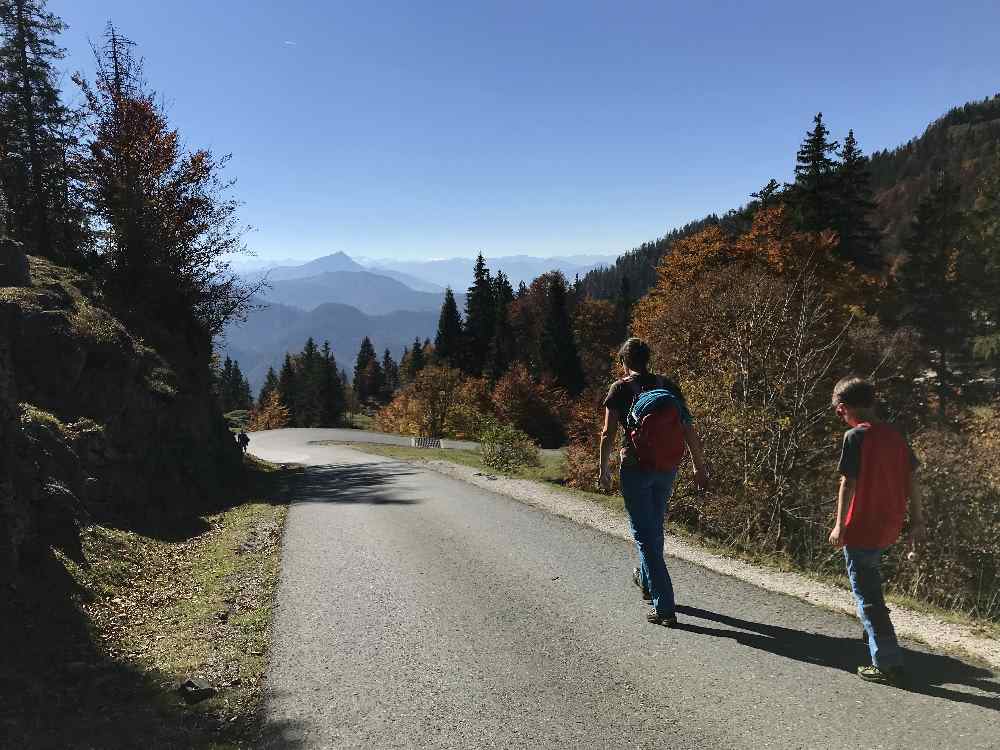 Selbst das Stück auf der Teerstraße ist Dank der Landschaft gut zu wandern