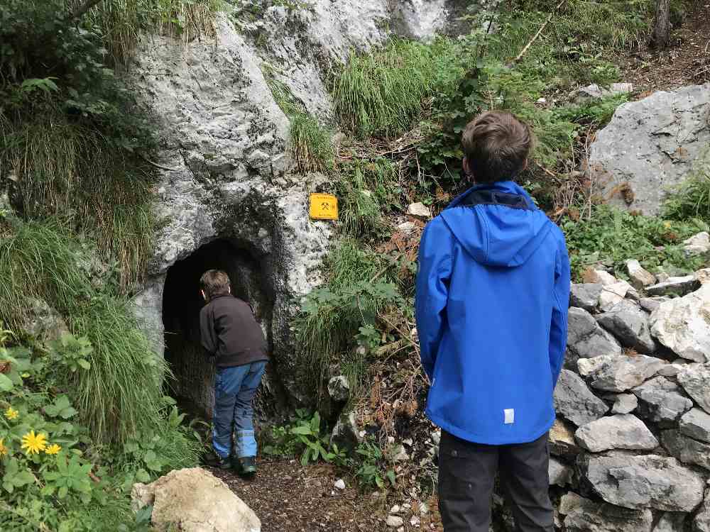 Von Stollen zu Stollen wandern mit Kindern - einmalig in Kärnten!