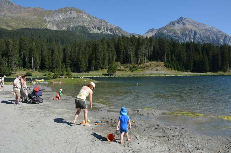 Ein Strand in der Schweiz: Lenzerheide mit Kindern 