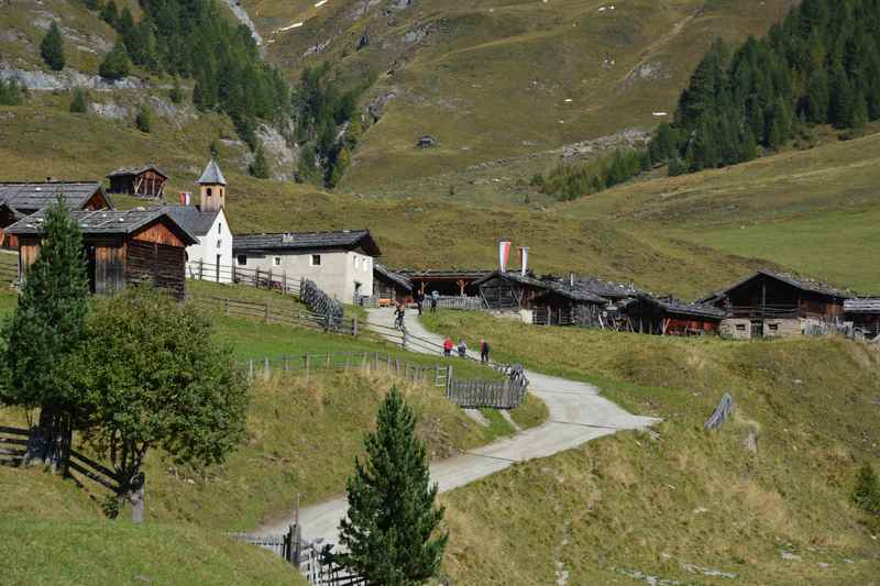 Zählt für mich zu den schönsten Südtirol Wanderungen mit Kinderwagen: Zur Fane Alm 