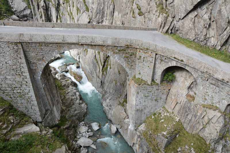 SCHÖLLENENSCHLUCHT ⭐ Die Teufelsbrücke bei Andermatt