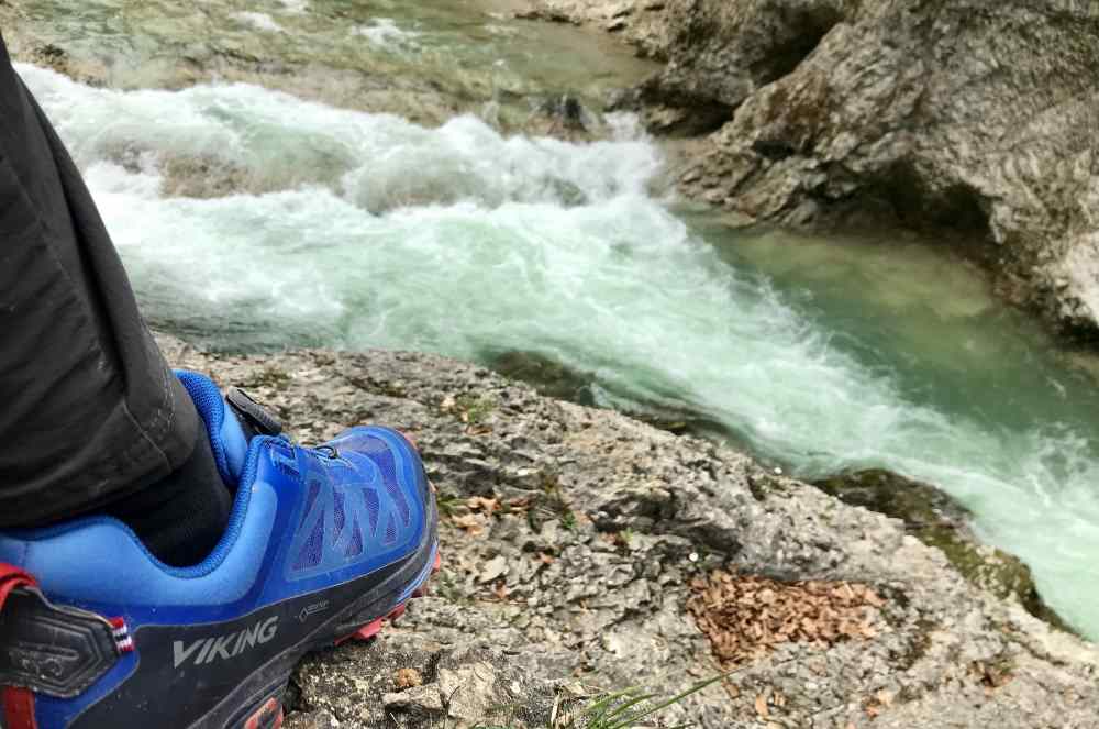 An einigen Stellen kannst du direkt an die Brandenberger Ache wandern