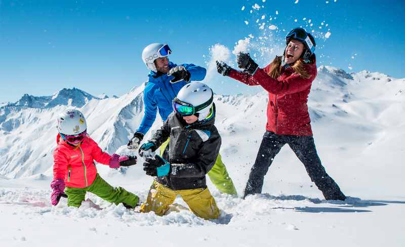 In Tirol skifahren mit Kindern, Spaß im Kinderskigebiet, FotoDanielZangerl.com 