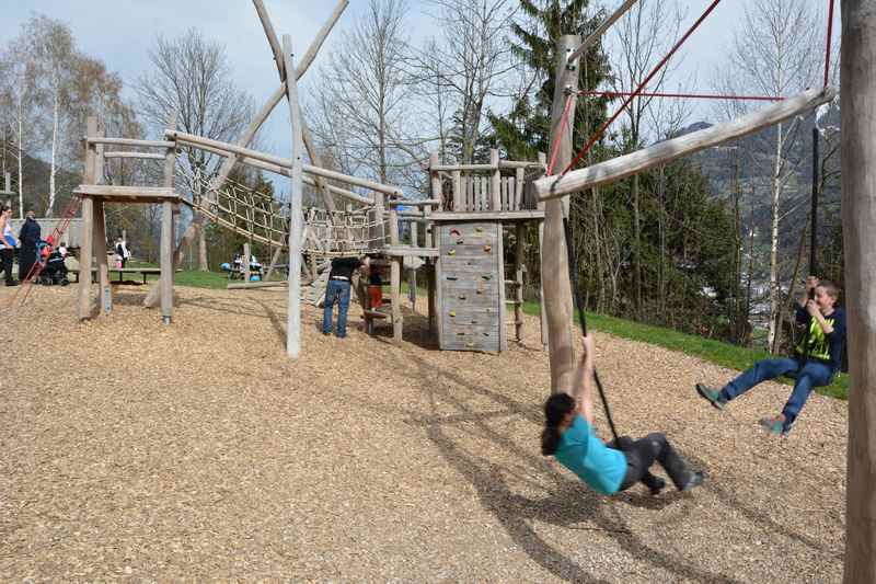 Ausflug mit Kindern in Tirol zum Spielplatz Vomp