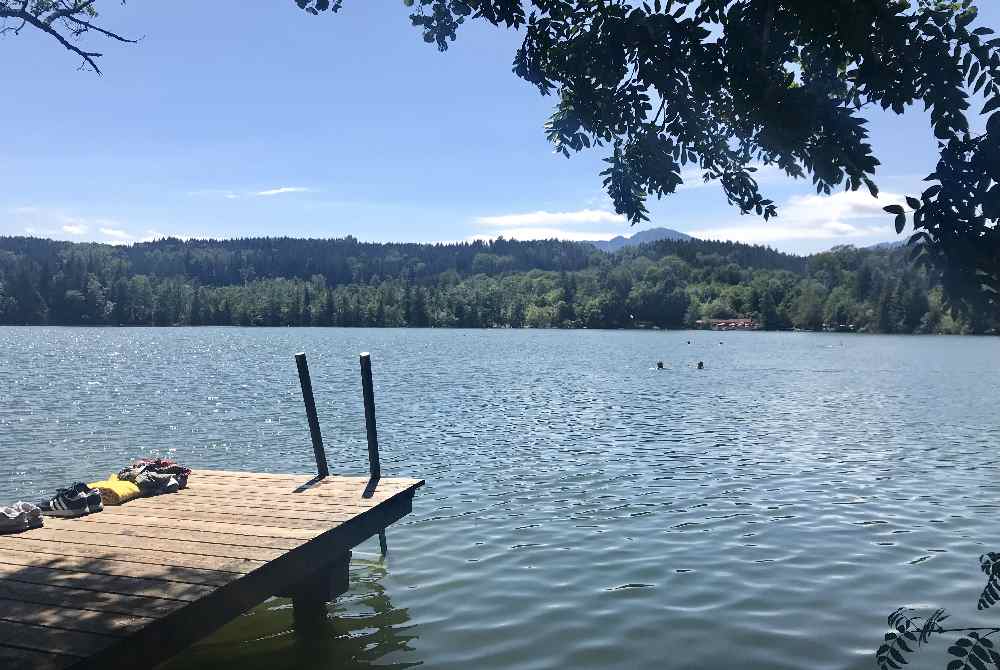 So schön ist es am Tüttensee mit Kindern im Chiemgau!