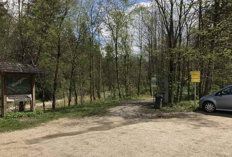 Der Start der Familienwanderung am Wanderparkplatz Weißenbach, Attersee