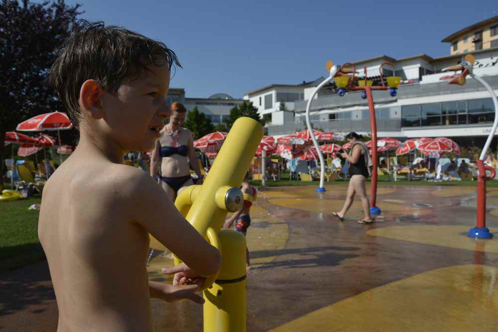 Familienhotel Burgenland:  Das fand der Kleine cool: Mit der Wasserkanone spritzen