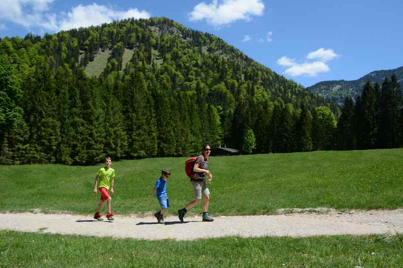 Über die Weißbachalm zur Wolffschlucht wandern mit Kindern in Bayern 