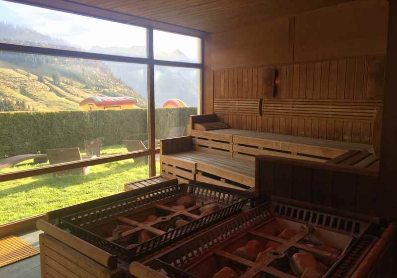 Luxus Familienhotel Deutschland mit Bergblick in der Sauna