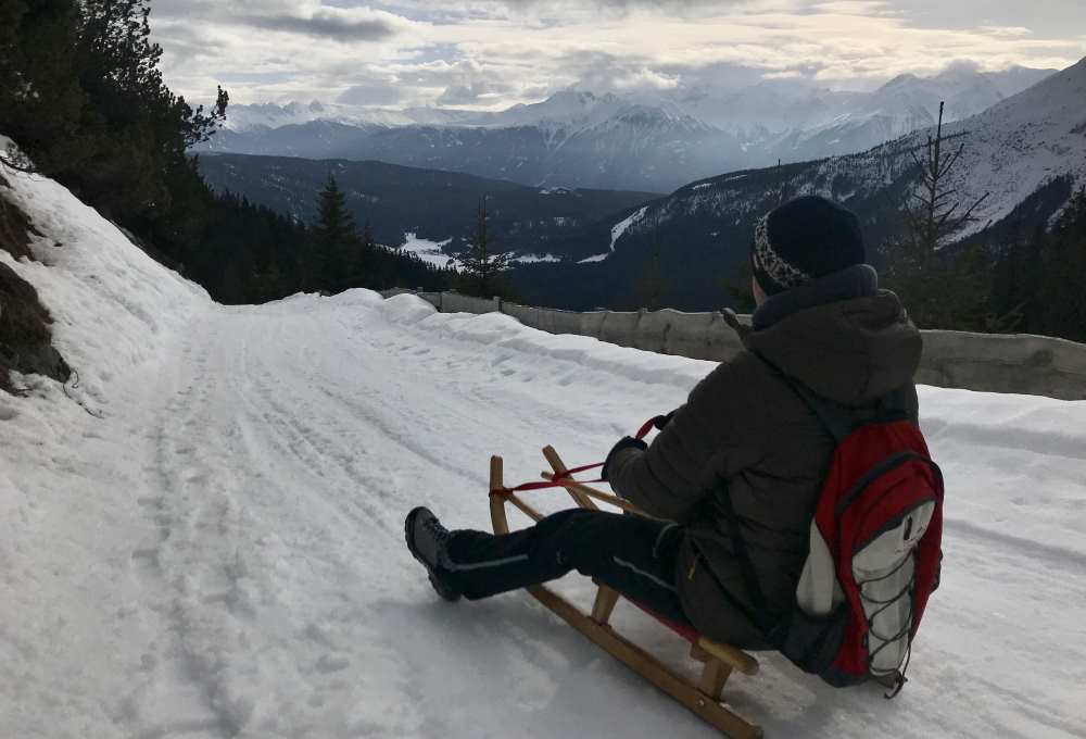 Wettersteinhütte rodeln: Das ist der Ausblick von der Rodelbahn kurz unterhalb der Hütte