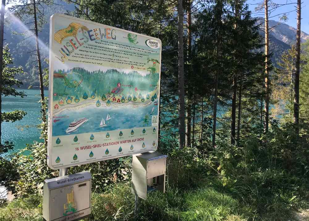 Für größere Kinder ist das ein Themenweg: Der Wuselweg am Achensee