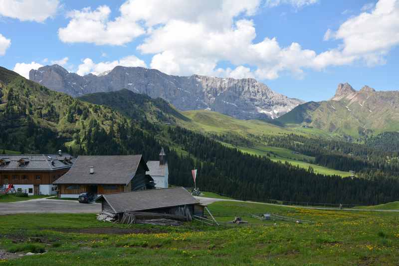 Die Zallinger Hütte in den Dolomiten in Gröden 