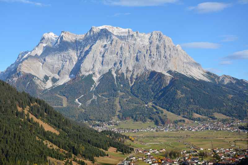 Höchster Berg in Deutschland: Die Zugspitze, du kannst hier zum Eibsee mountainbiken