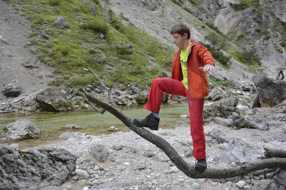 Wanderschuhe Kinder sollen passen und Spaß machen